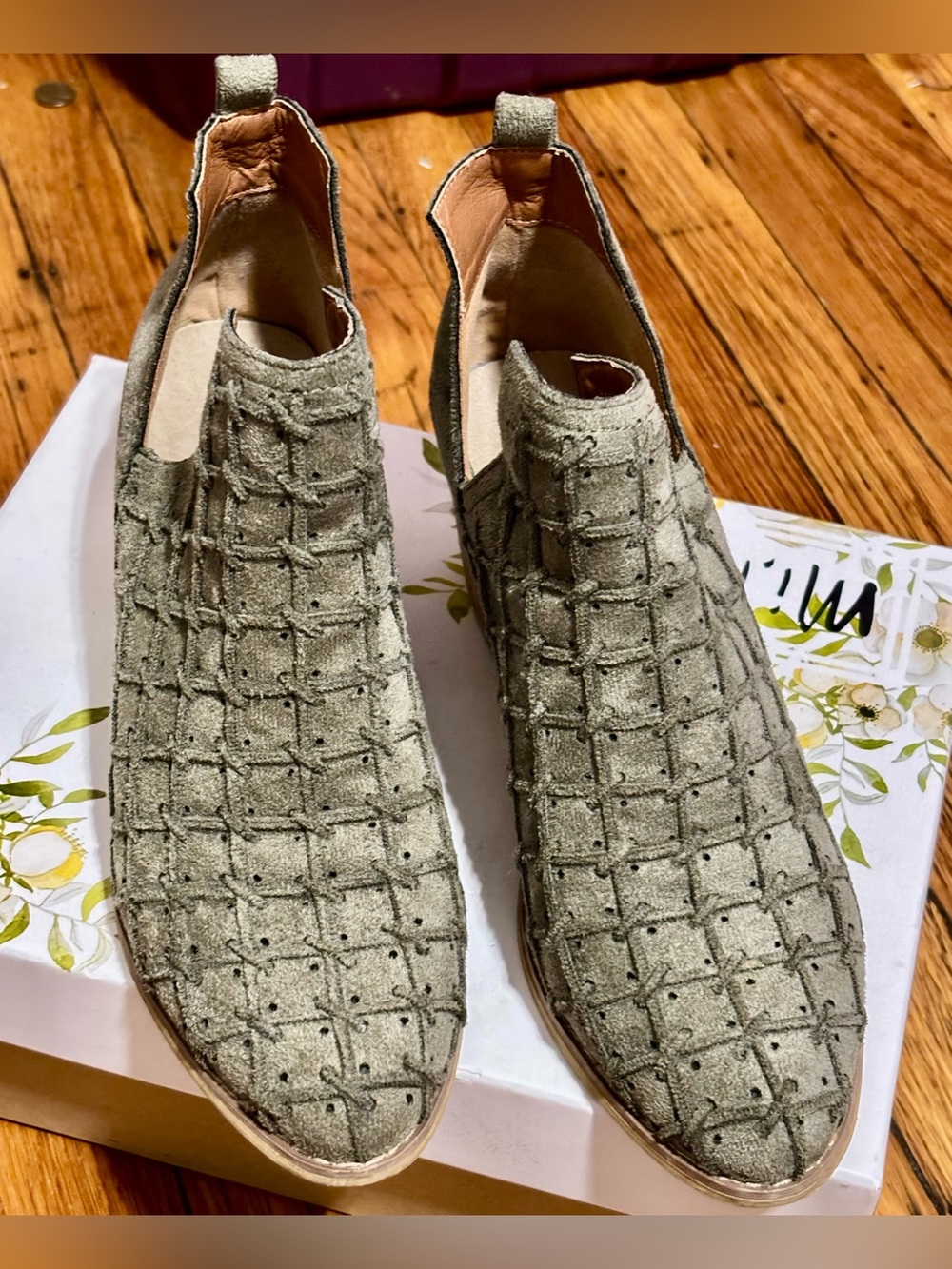 Woven Textured Slip-On Women’s Ankle Shoe in Olive Green by MiiM Sz 8.5